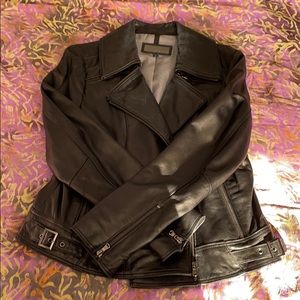 Wilson’s Women’s Black Leather jacket size Medium